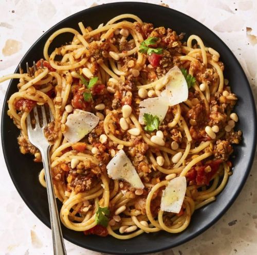 Spaghetti bolognese med linser. Alt økologisk kvæg kommer på græs